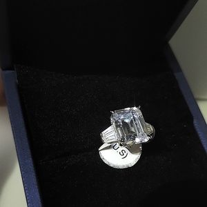 Women's size 6 white sapphire ring
